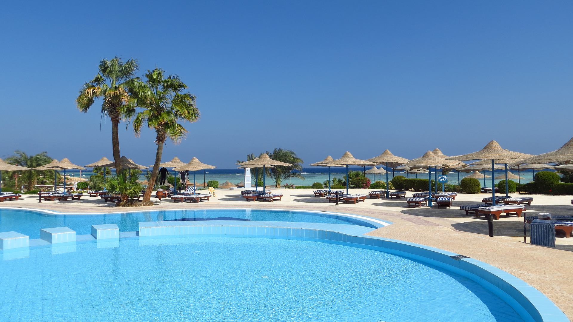 resort pool
